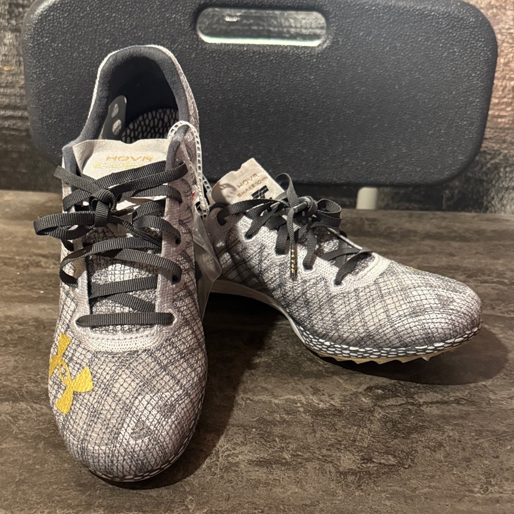 Under Armour HOVR Shakedown Adult Track Spikes. W’s 8